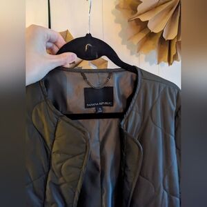 Banana Republic quilted puffer jacket